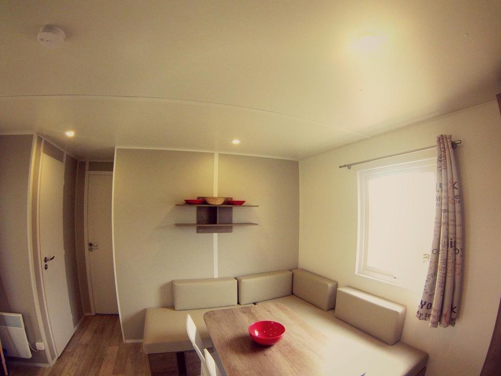 Village Vacances & Camping De Gruissan Room photo